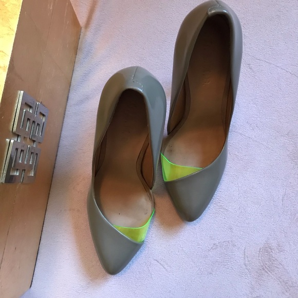L.A.M.B Heel / Pump - Tan Neon - Size 7.5 - Picture 5 of 7